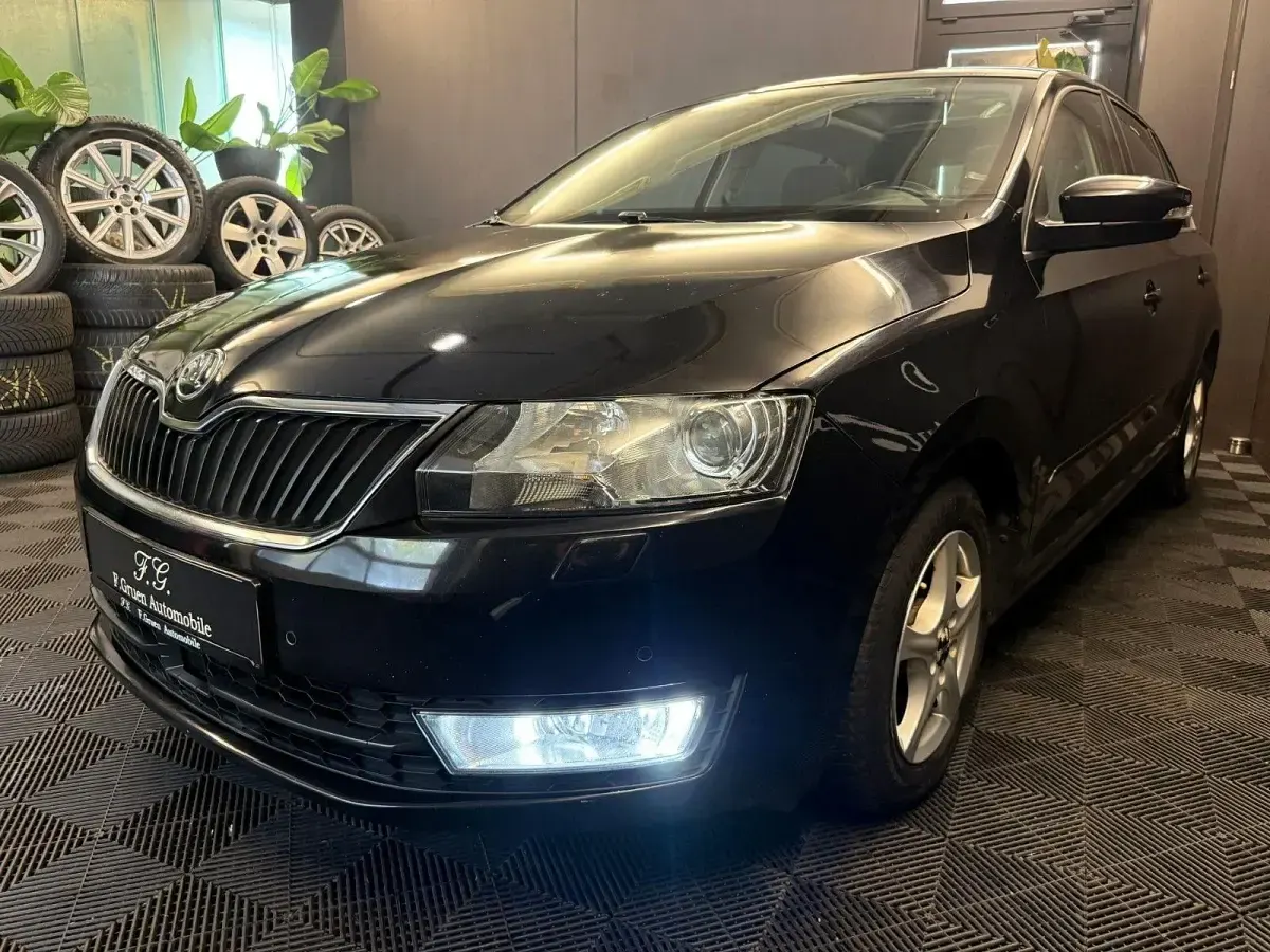 Gebraucht Skoda Rapid 90 PS (66 kW) 2016 Schwarz Kleinwagen