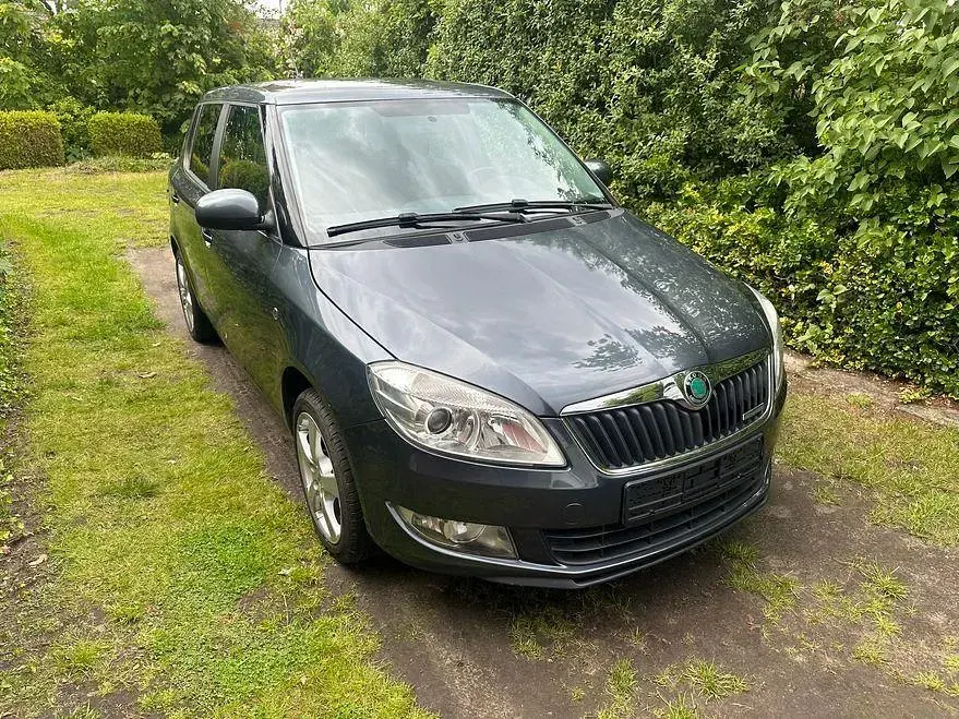 Gebraucht Skoda Fabia Ambiente 90 PS (66 kW) 2014 Andere farben Limousine