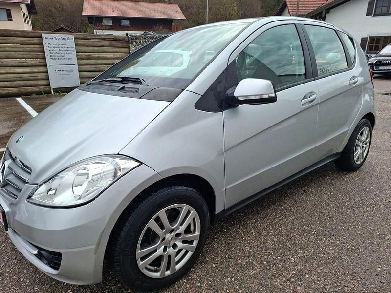 Gebraucht Mercedes A180 109 PS (80 kW) 2009 Silber Kleinwagen