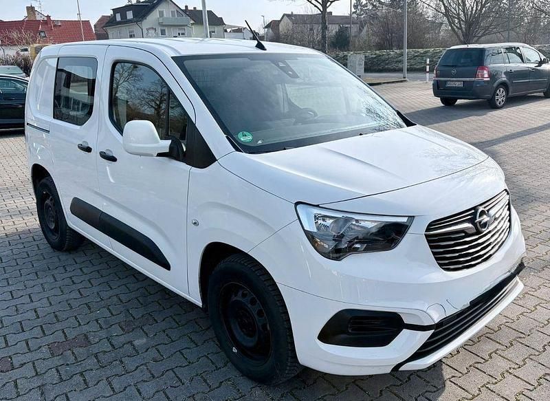 Weiß Gebraucht 2021 Opel Combo Van / Kleinbus | 10.600 € (Superpreis) - Bild 1/4
