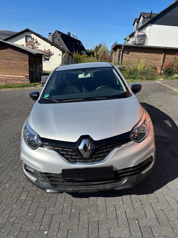 Silber Gebraucht 2019 Renault Captur LIMITED SUV | 10.900 € (Superpreis) - Bild 1/4