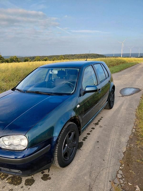 Gebraucht VW Golf IV 130 PS (95 kW) 2001 Kleinwagen