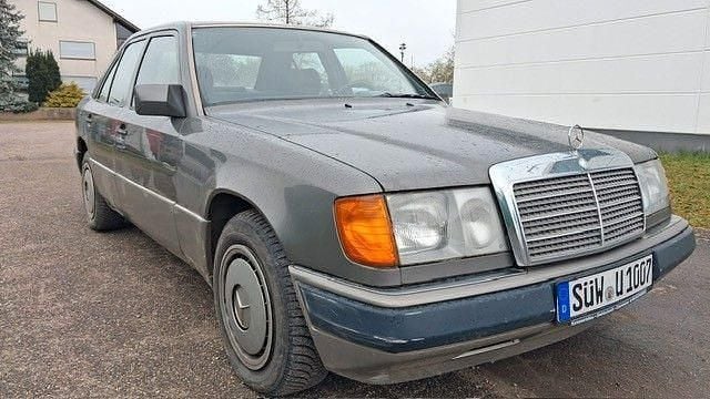 Gebraucht Mercedes 250 90 PS (66 kW) 1992 Braun Limousine