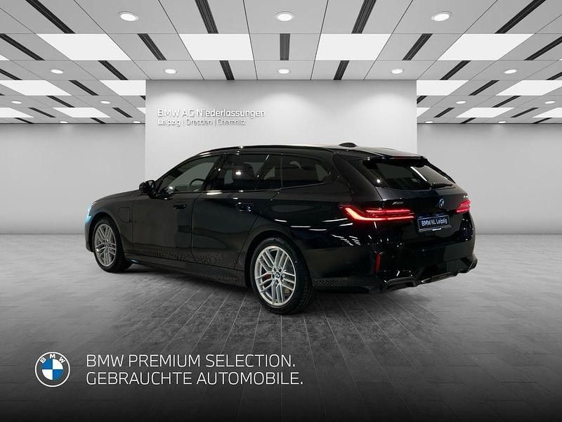 Neu BMW 550e M Sport 313 PS (230 kW) 2026 Schwarz Kombi