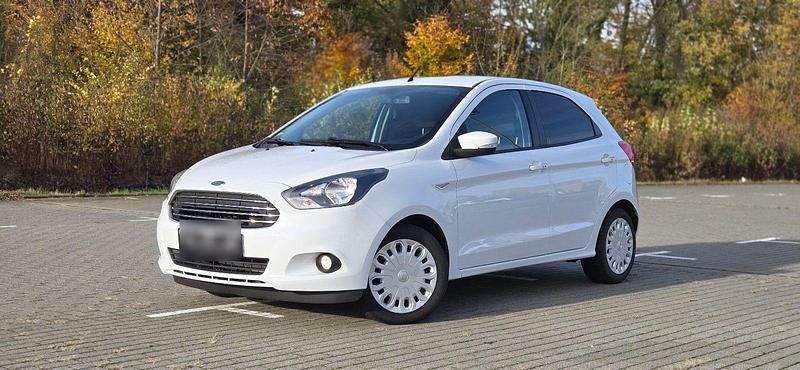 Weiß Gebraucht 2018 Ford Ka Kleinwagen | 6.200 € (Guter Preis) - Bild 1/4