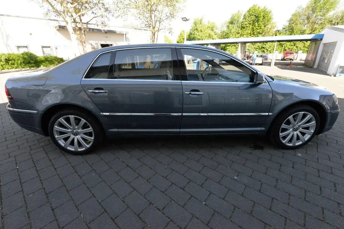 Second-hand VW Phaeton Exclusive 334 CP (245 kW) 2015 Gri Berlinǎ