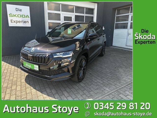 Schwarz Neu 2025 Skoda Karoq SportLine SUV | 41.749 € (Teuer) - Bild 1/4