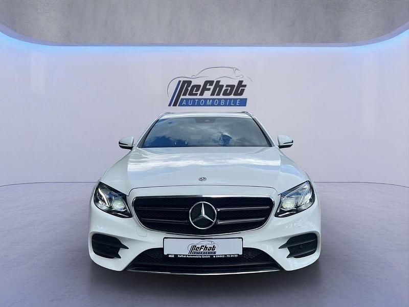 Gebraucht Mercedes E220 AMG 194 PS (142 kW) 2019 Weiß Limousine