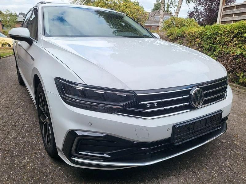 Weiß Gebraucht 2020 VW Passat GTE Kombi | 19.900 € (Fairer Preis) - Bild 1/4