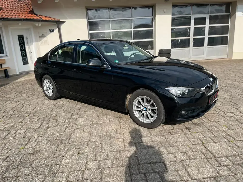 Gebraucht BMW 318 150 PS (110 kW) 2017 Schwarz Limousine