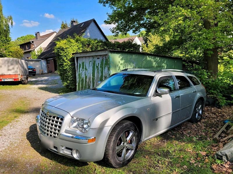 Gebraucht Chrysler 300C 218 PS (160 kW) 2010 Silber Kombi