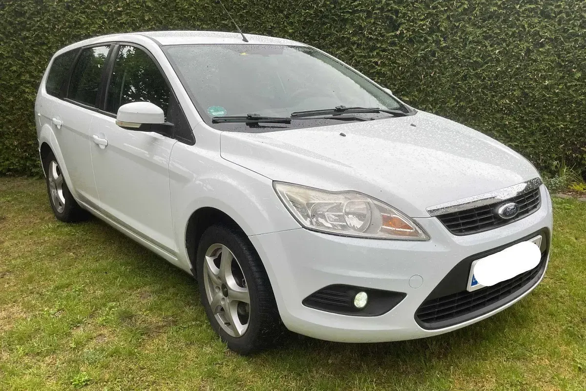 Używany Ford Focus 109 KM (80 kW) 2006 Biały Kombi