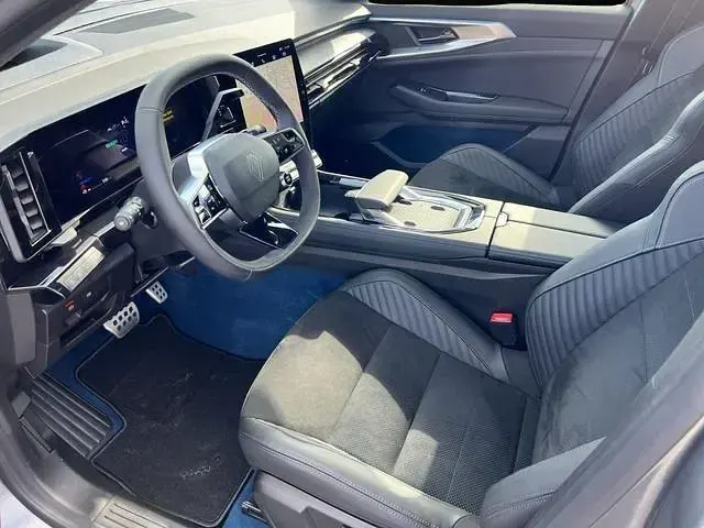 Gebraucht Renault Rafale Esprit Alpine 300 PS (220 kW) 2025 Manufacturer SUV