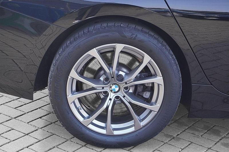 Gebraucht BMW 330 Sport Line 258 PS (189 kW) 2022 Schwarz ii Kombi