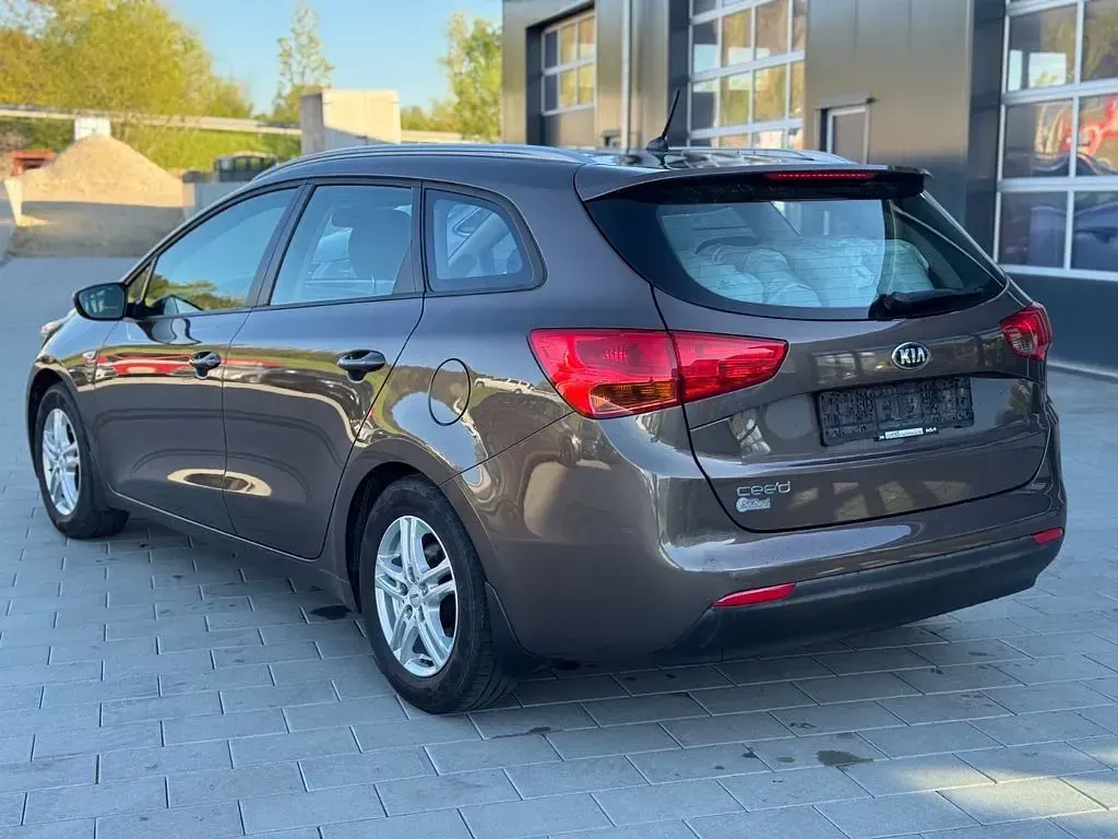 Gebraucht Kia Ceed Sportswagon 99 PS (72 kW) 2016 Braun Kombi