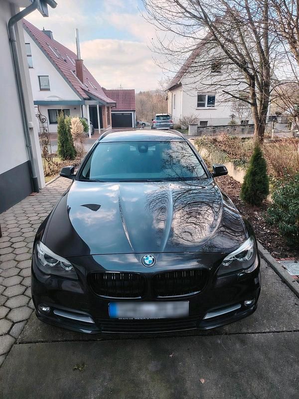Gebraucht BMW 520 190 PS (139 kW) 2015 Braun Limousine