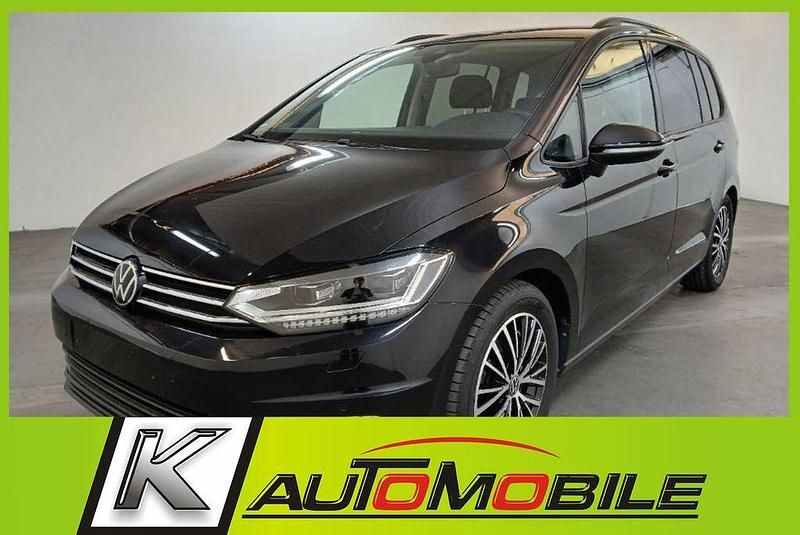 Schwarz Gebraucht 2023 VW Touran Van / Kleinbus | 30.460 € (Guter Preis) - Bild 1/4