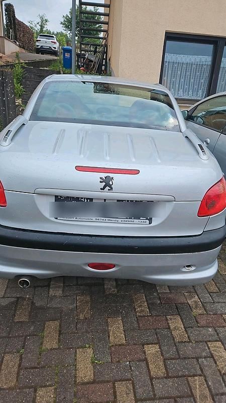 Gebraucht Peugeot 206 CC 109 PS (80 kW) 2005 Silber Cabrio