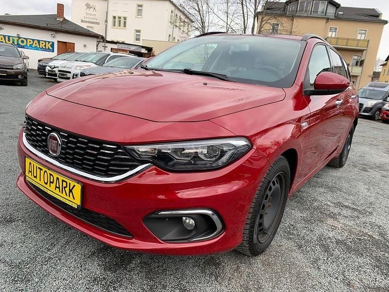 Rot Gebraucht 2017 Fiat Tipo Kombi | 9.500 € (Guter Preis) - Bild 1/4