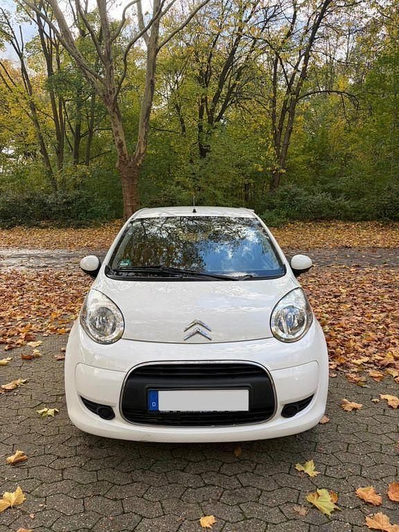 Weiß Gebraucht 2010 Citroën C1 Style Kleinwagen | 2.900 € (Fairer Preis) - Bild 1/4