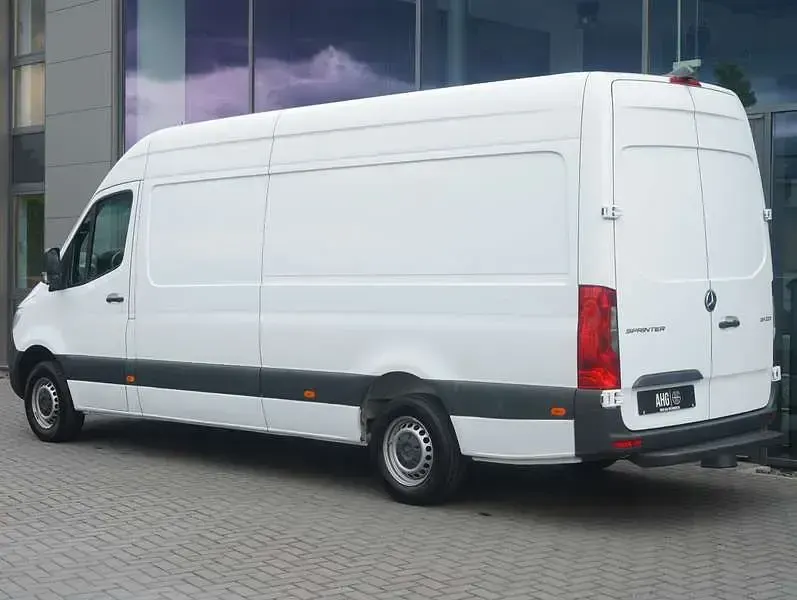 Gebraucht Mercedes Sprinter 114 PS (83 kW) 2023 Weiß Van