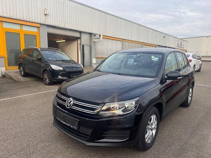 Schwarz Gebraucht 2014 VW Tiguan Trendline SUV | 8.999 € (Fairer Preis) - Bild 1/4