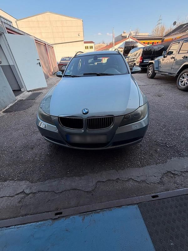 Gebraucht BMW 325 217 PS (159 kW) 2006 Silber Kombi