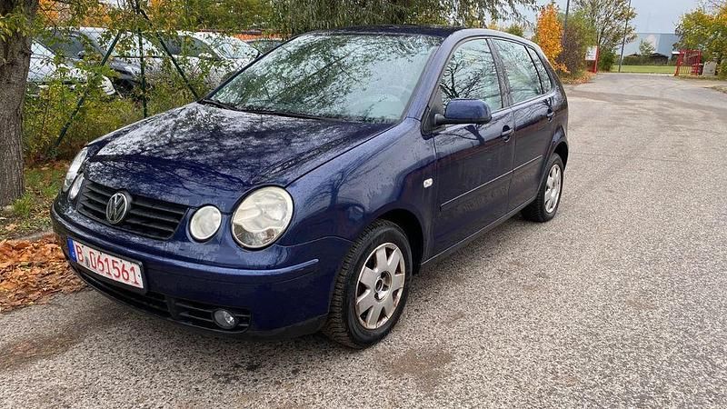 Blau Gebraucht 2002 VW Polo Highline Limousine | 1.100 € (Guter Preis) - Bild 1/4