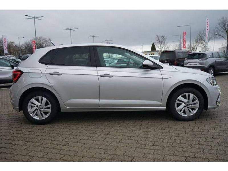 Gebraucht VW Polo Style 110 PS (80 kW) 2022 Reflexsilbermet. (metallic) Kleinwagen