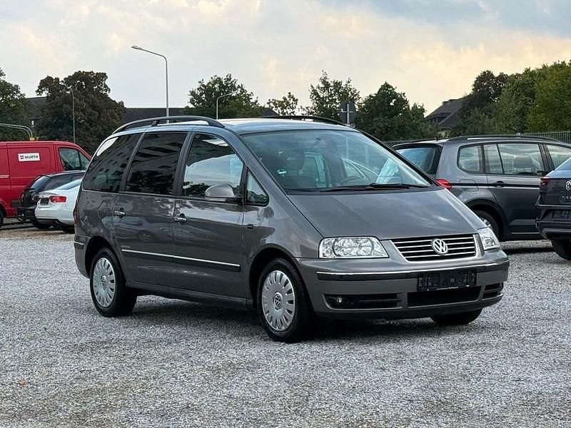 Grau Gebraucht 2009 VW Sharan United Van / Kleinbus | 2.850 € (Superpreis) - Bild 1/4