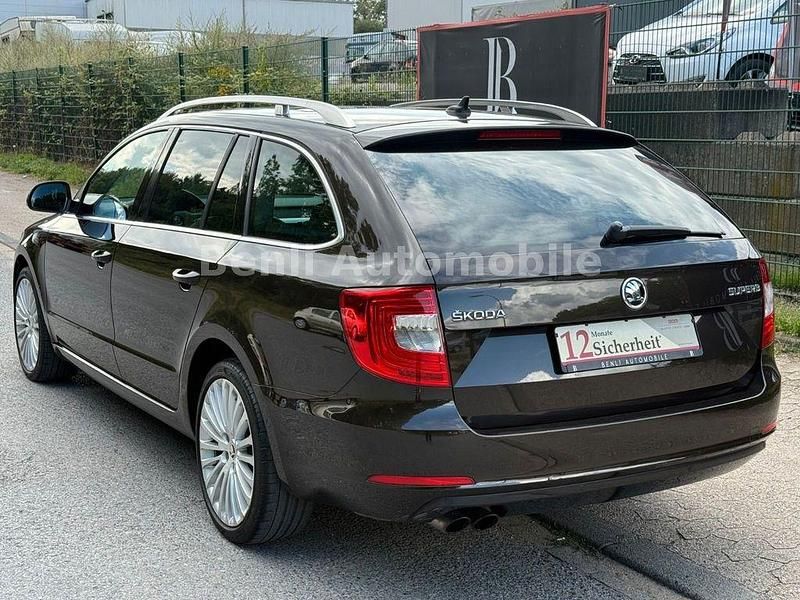 Gebraucht Skoda Superb Best of 160 PS (117 kW) 2015 Braun Kombi