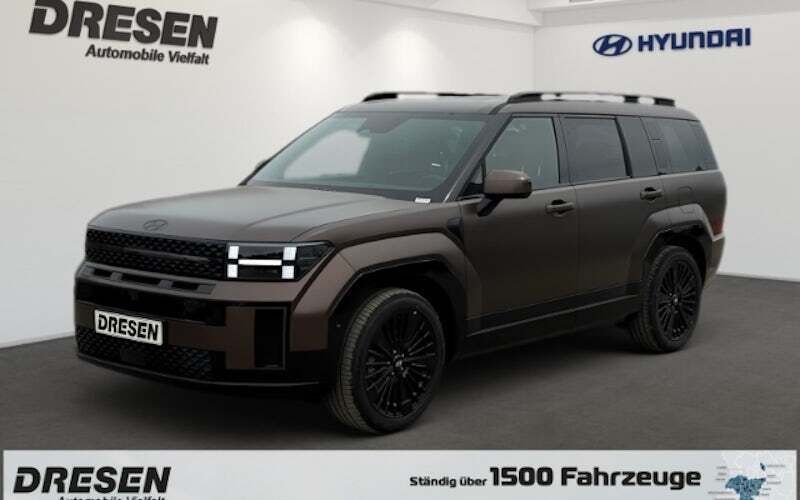 Braun Gebraucht 2025 Hyundai Santa Fe Blackline SUV | 56.890 € - Bild 1/4