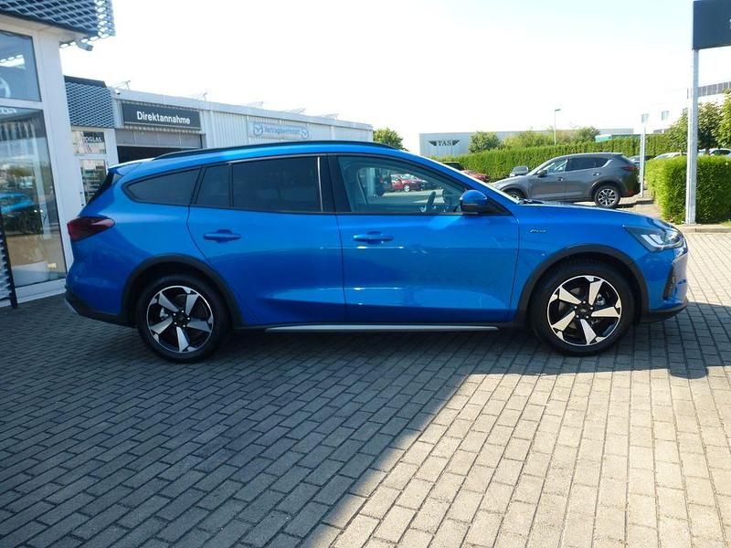 Gebraucht Ford Focus Active X 155 PS (114 kW) 2024 Blau Limousine