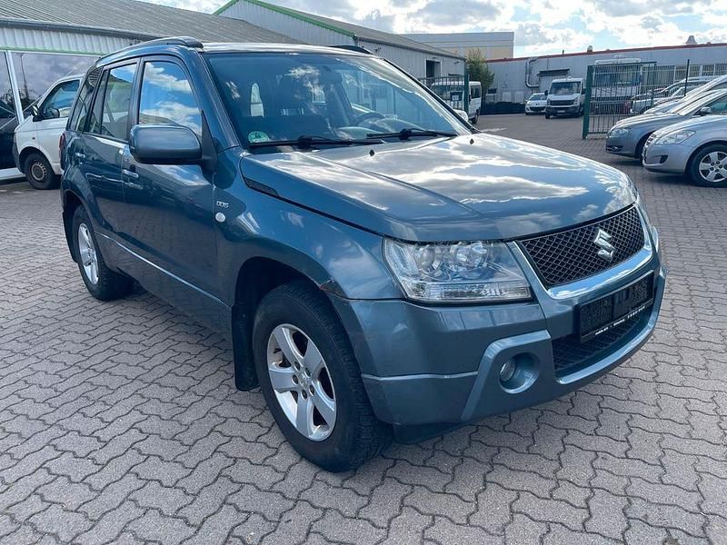 Grau Gebraucht 2006 Suzuki Grand Vitara Club SUV | 2.999 € (Fairer Preis) - Bild 1/4