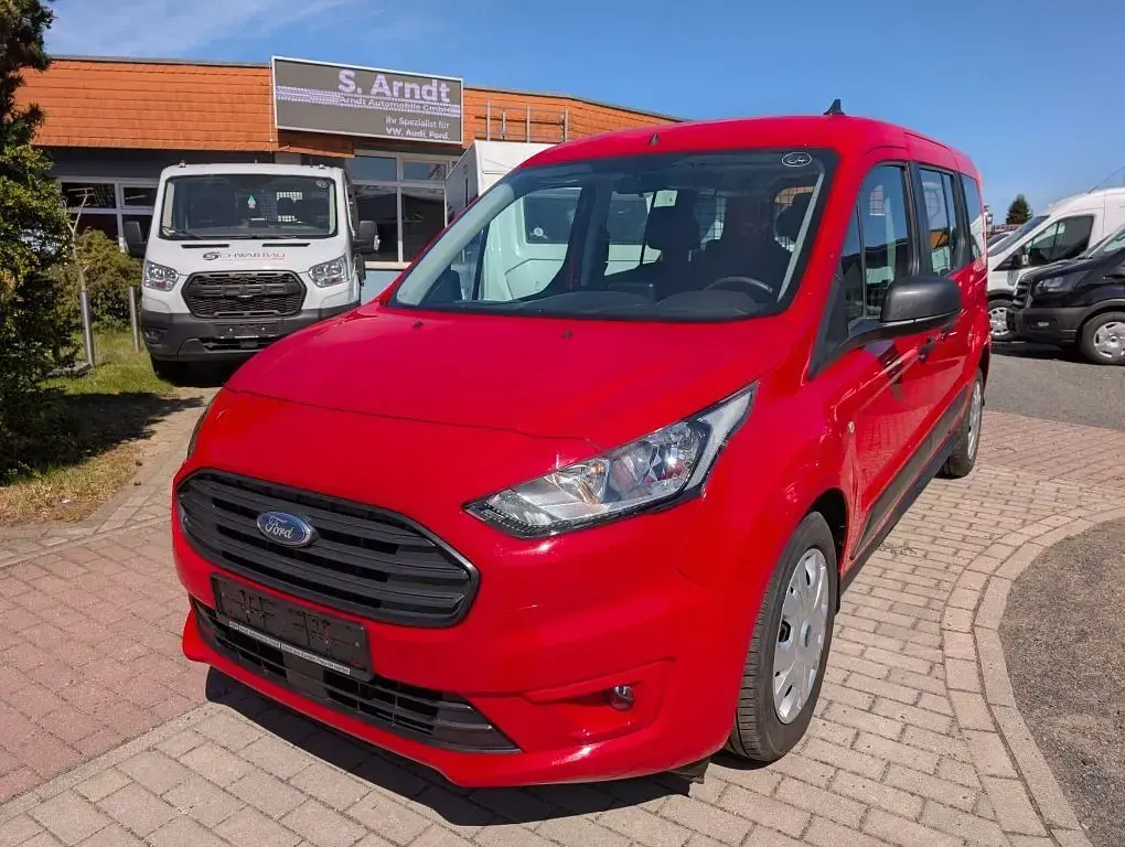 Używany Ford Transit Connect 101 KM (74 kW) 2023 Czerwony Minivan