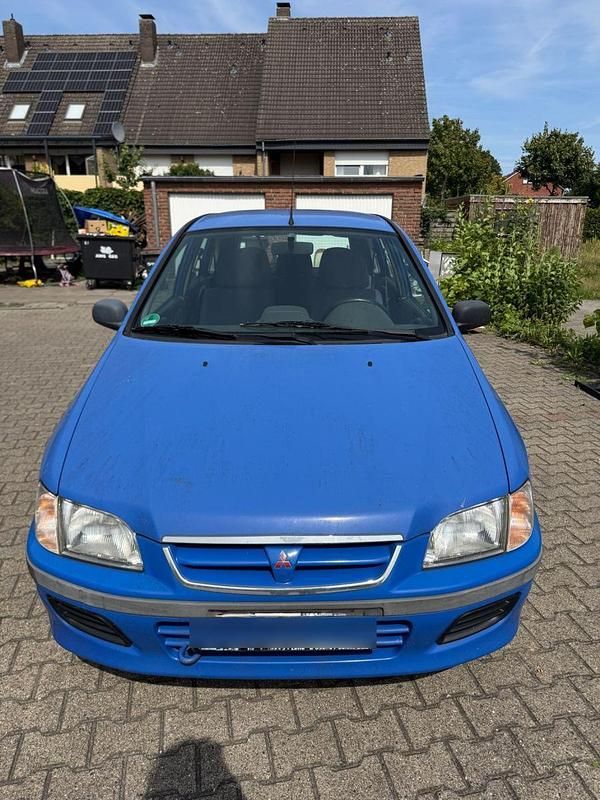 Blau Gebraucht 1998 Mitsubishi Space Star Van / Kleinbus | 800 € - Bild 1/4