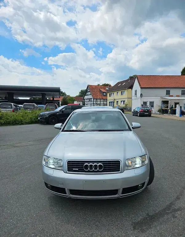 Gebraucht Audi A4 220 PS (161 kW) 2002 Silber Limousine