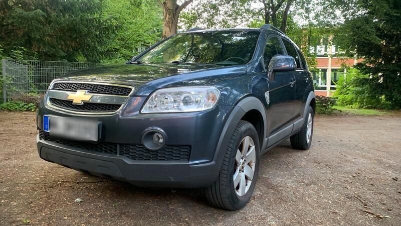Grau Gebraucht 2010 Chevrolet Captiva SUV | 4.600 € (Guter Preis) - Bild 1/4