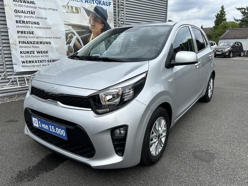 Silber metallic Gebraucht 2022 Kia Picanto DREAM-TEAM Edition Kleinwagen | 14.640 € (Fairer Preis) - Bild 1/1