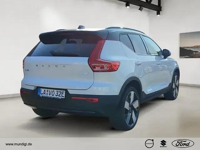Gebraucht Volvo XC40 Plus 185 kW (252 PS) 2024 Crystal white / metallic SUV