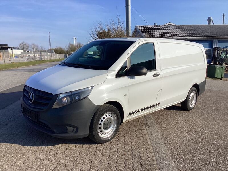 Weiß Gebraucht 2019 Mercedes Vito Van / Kleinbus | 8.749 € (Superpreis) - Bild 1/4