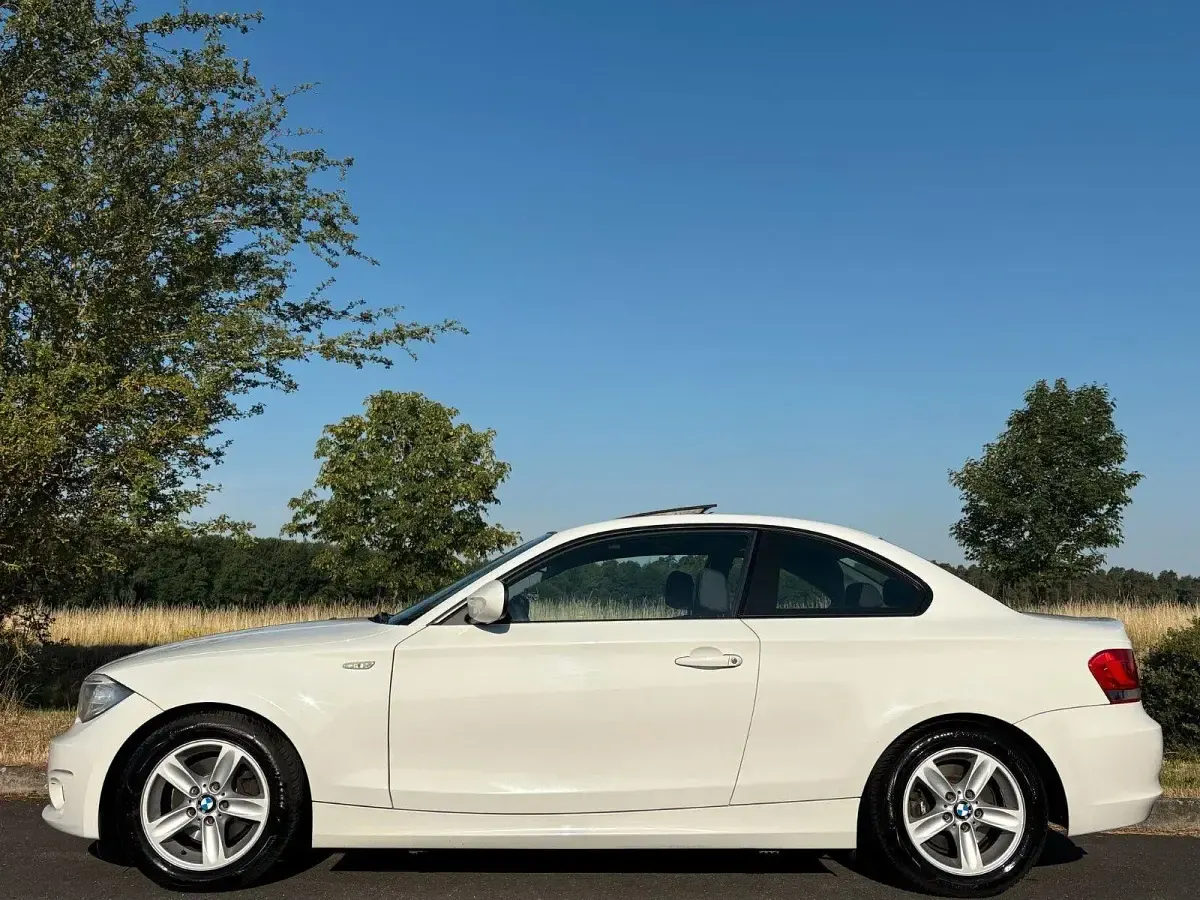 Gebraucht BMW 118 Coupé Advantage 143 PS (105 kW) 2011 Weiß Coupé