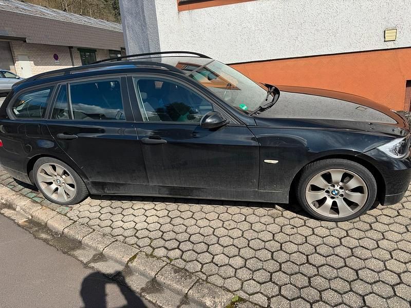 Gebraucht BMW 320 150 PS (110 kW) 2006 Schwarz Kombi