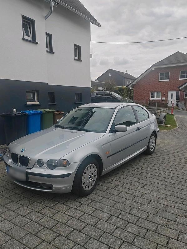 Gebraucht BMW 316 115 PS (84 kW) 2004 Silber Coupé