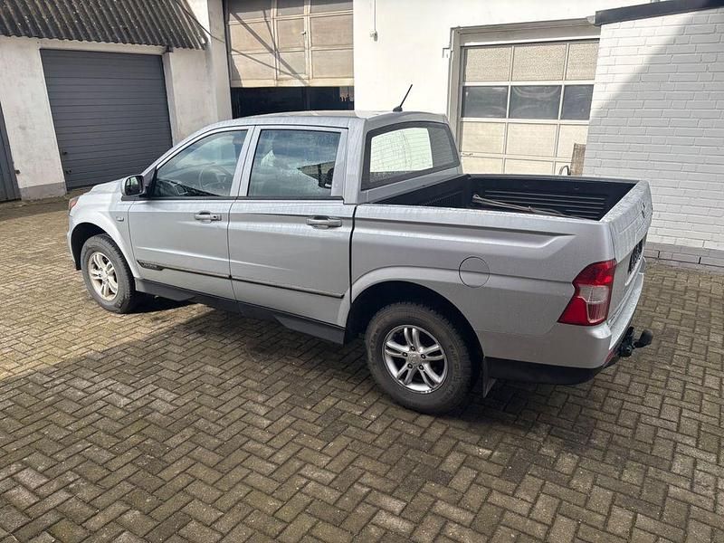 Gebraucht Ssangyong (KGM) Actyon 178 PS (130 kW) 2017 Silber SUV