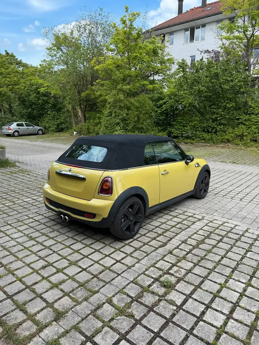 Usata Mini Cooper S Cabriolet 174 CV (127 kW) 2009 Giallo Cabrio
