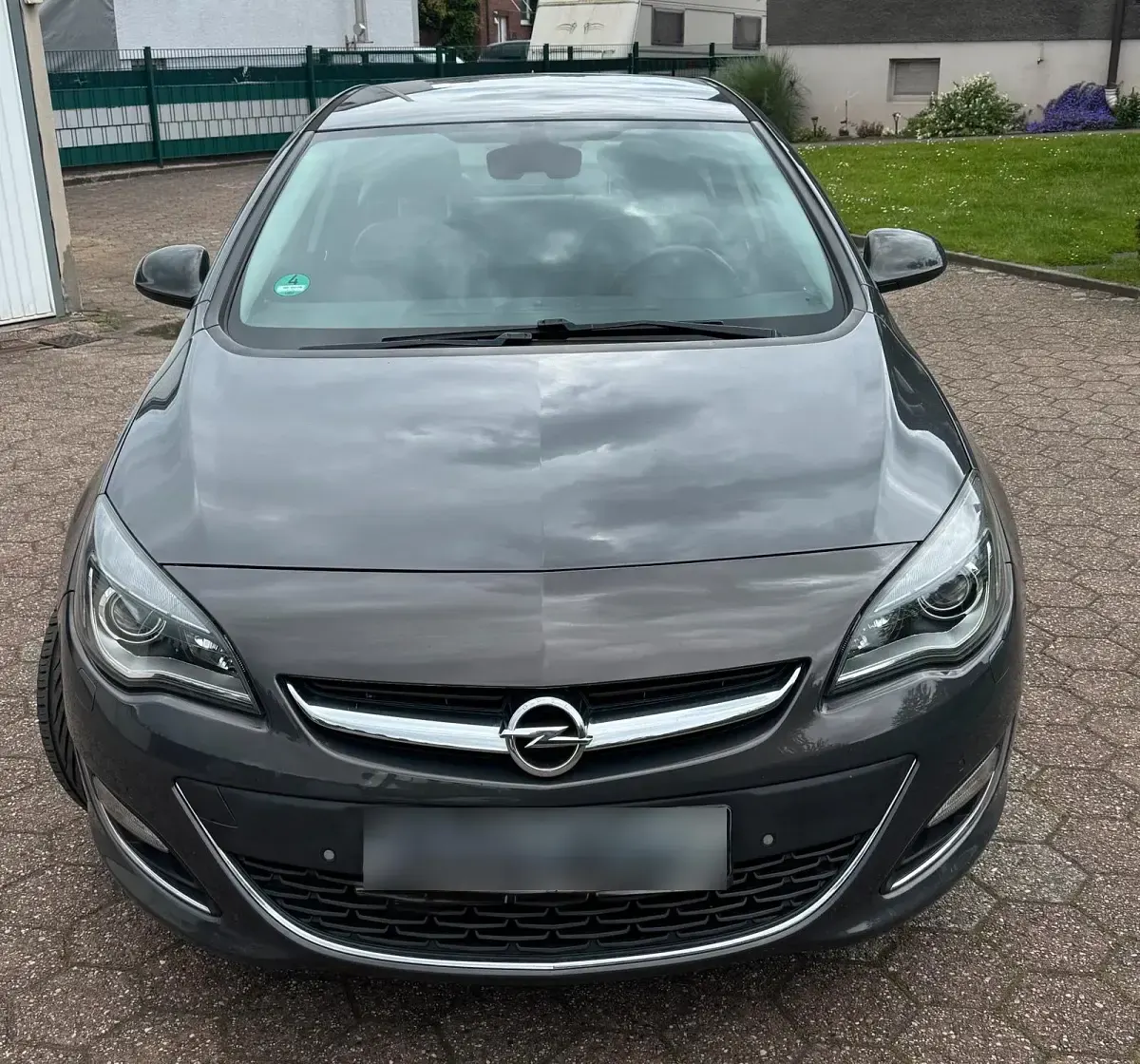 Gebraucht Opel Astra 140 PS (102 kW) 2012 Grau Limousine