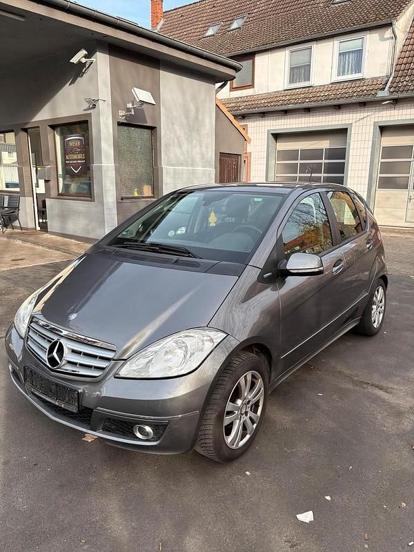 Grau Gebraucht 2010 Mercedes A160 Limousine | 1.850 € (Guter Preis) - Bild 1/4