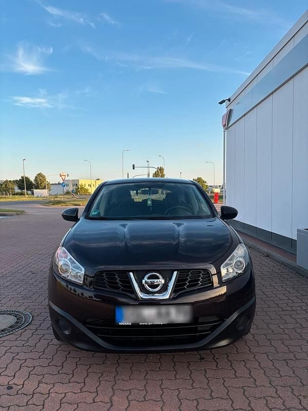 Schwarz Gebraucht 2011 Nissan Qashqai SUV | 8.000 € (Teuer) - Bild 1/4