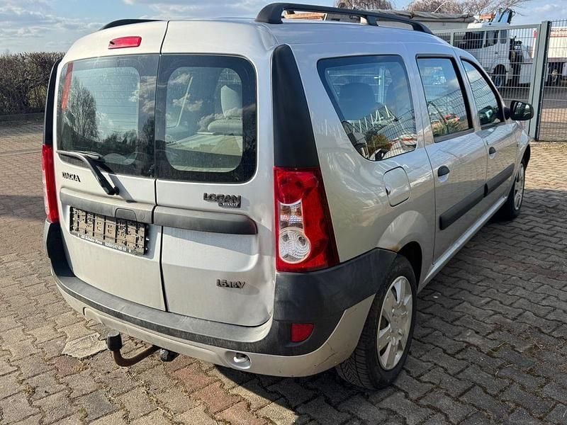 Gebraucht Dacia Logan Lauréate 105 PS (77 kW) 2009 Grau Kombi